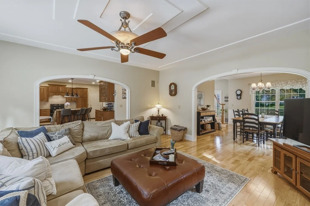 Photo of 2 Bayberry Ln