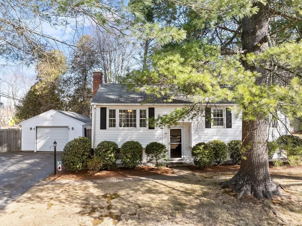 Photo of 2 Meadow Rd