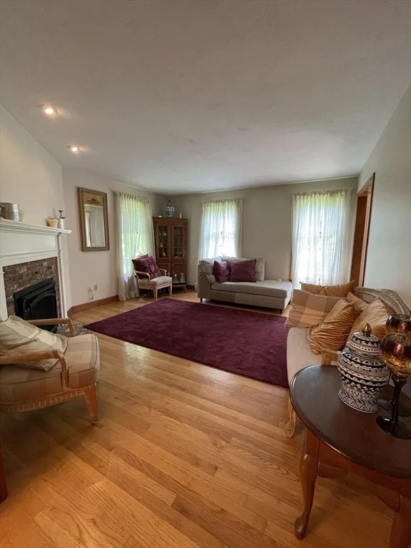 Photo of 10 Crowningshield  Drive