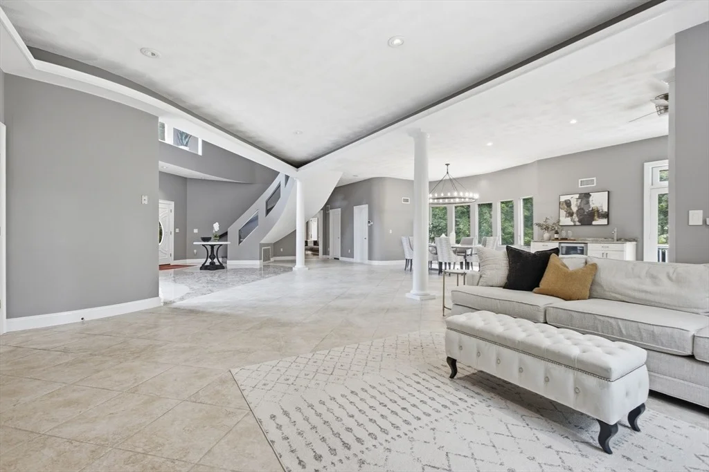Photo of 8 Janice Ave
