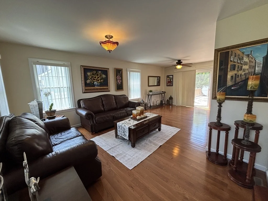 Photo of 266 Christopher Dr