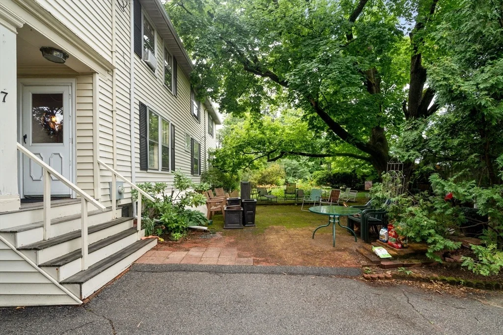 Photo of 7 Park Cir