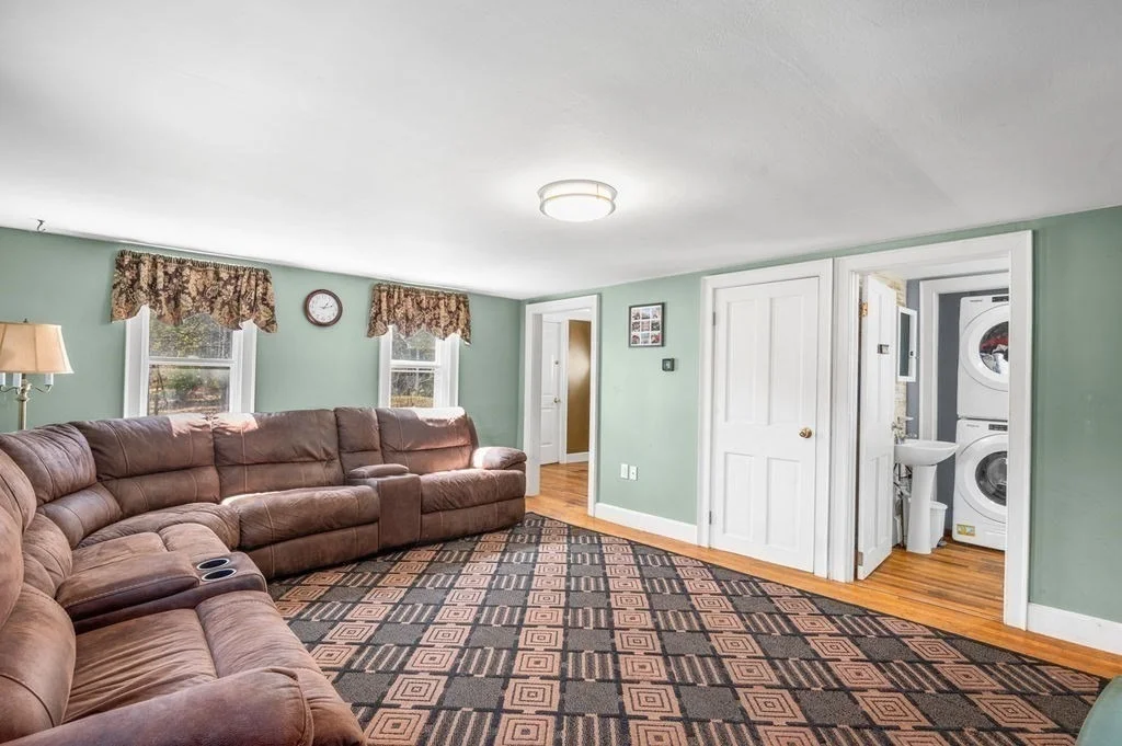 Photo of 231 West Main St