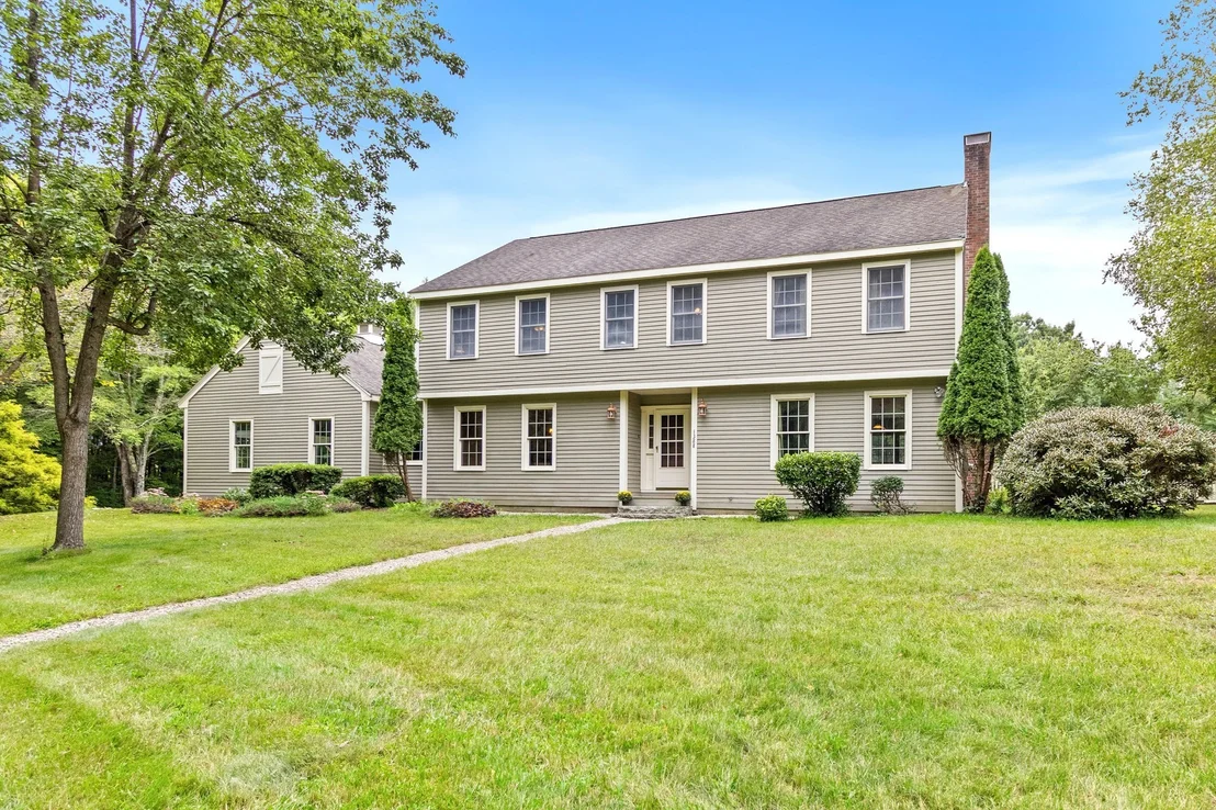 Photo of 1388 Main Street