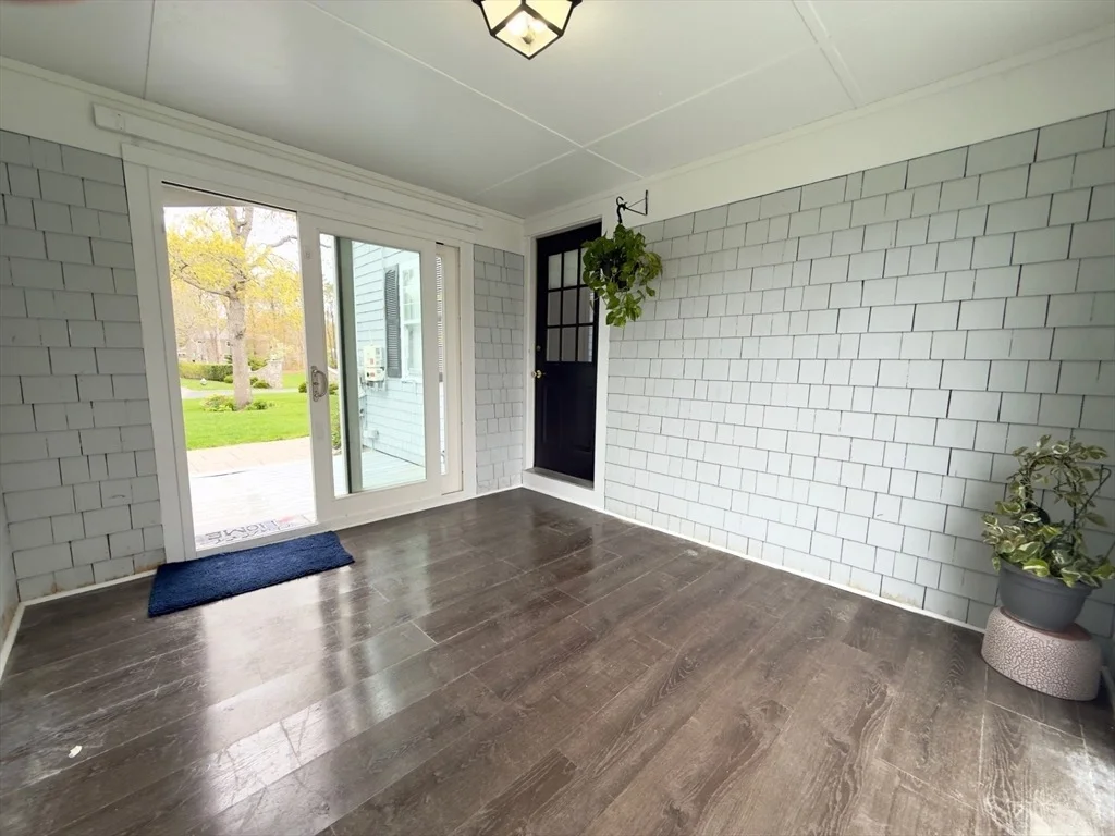 Photo of 184 Whitehall Way