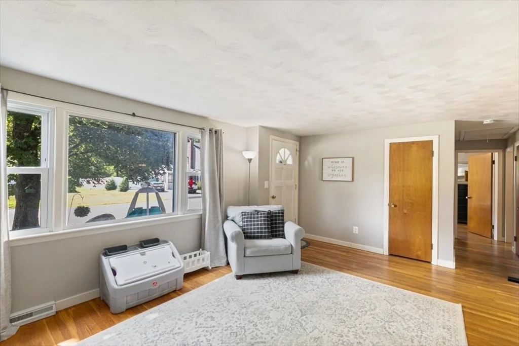 Photo of 3 Cedarwood Ln
