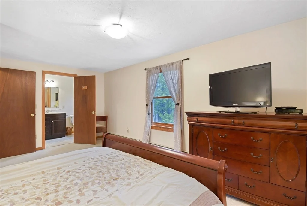 Photo of 92 Baptist Common Rd