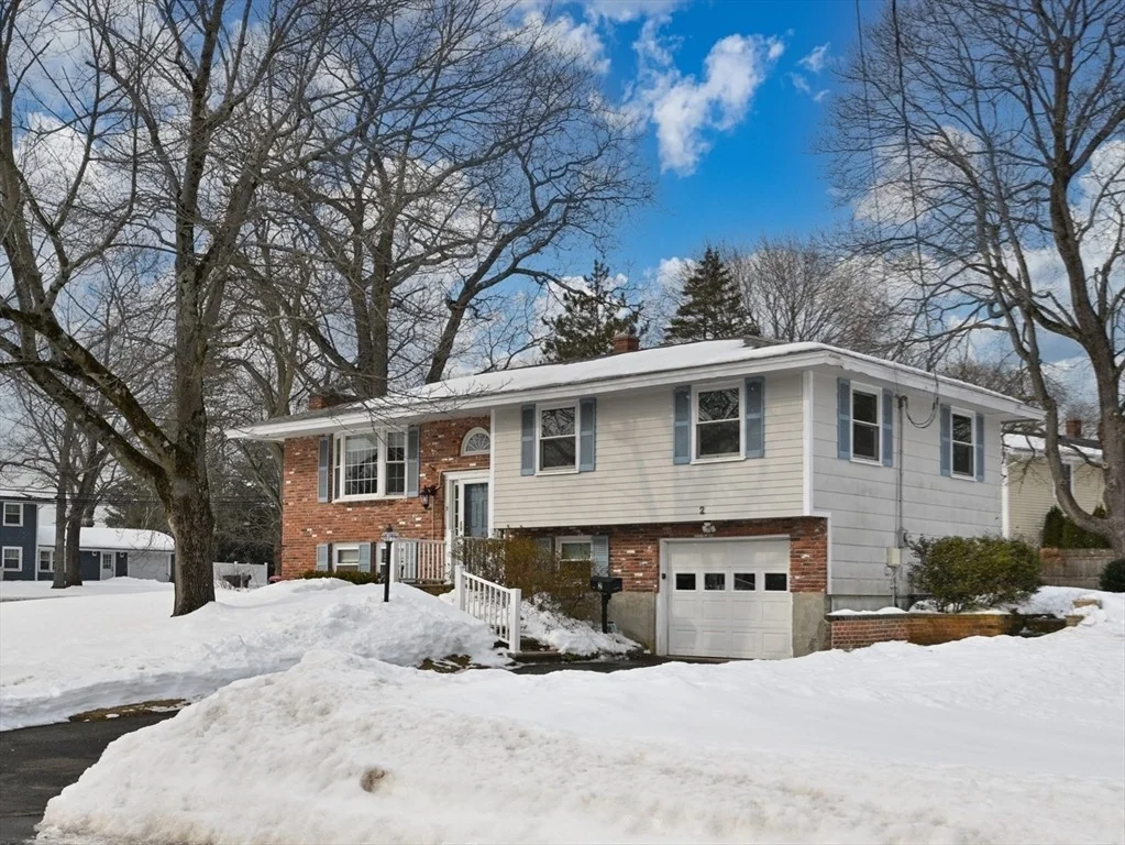 Photo of 2 Iroquois Rd.