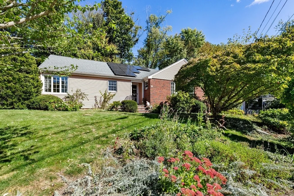 Photo of 4 Stony Brook Rd