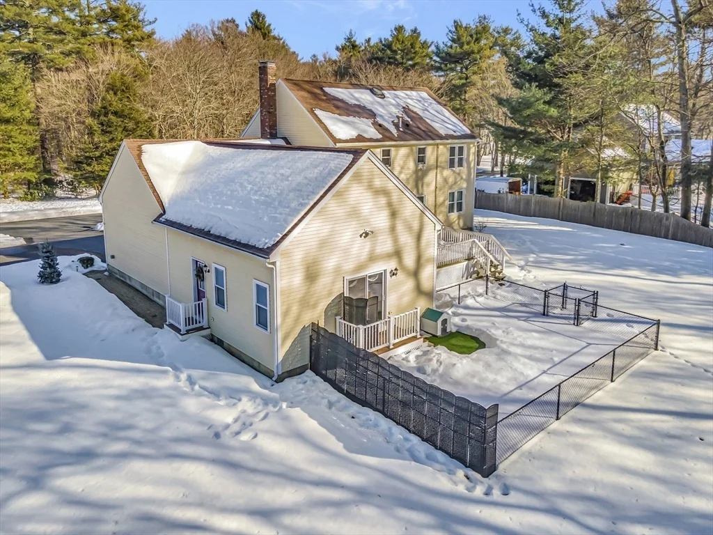 Photo of 7 Fieldstone Dr