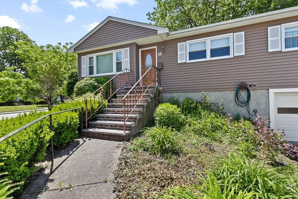 Photo of 16 Niles Rd