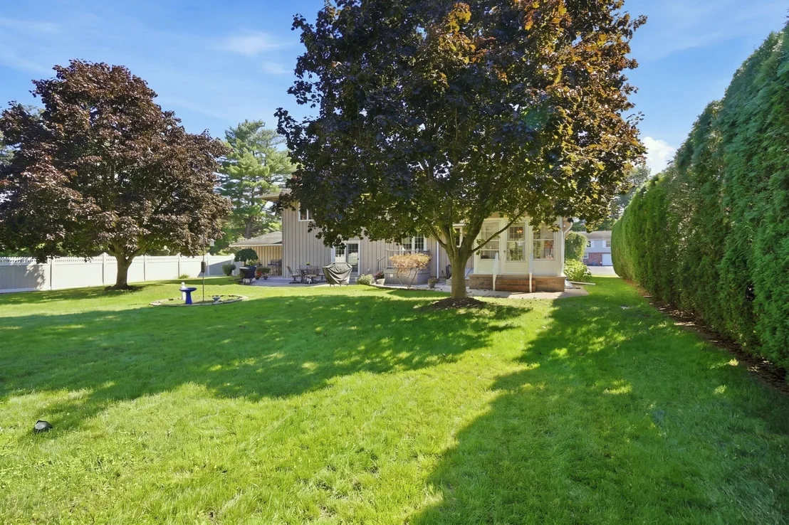 Photo of 105 Higher Brook Dr