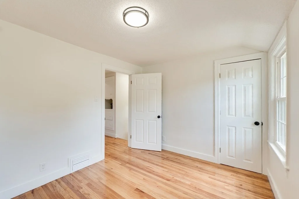 Photo of 1386 Piper Rd
