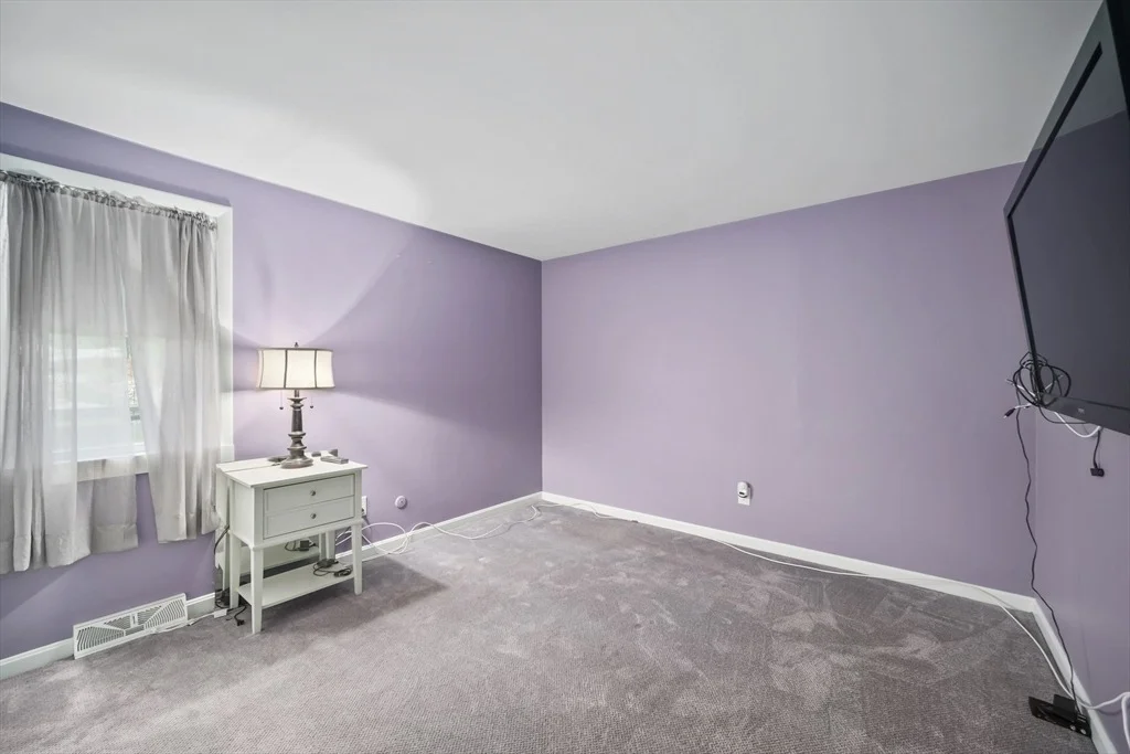 Photo of 76 Maplewood Cir