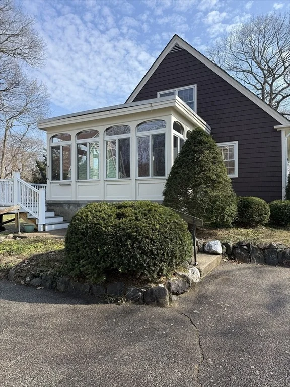 Photo of 89 Oakcrest Drive