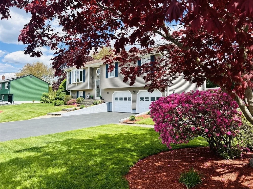 Photo of 166 Mohawk Dr