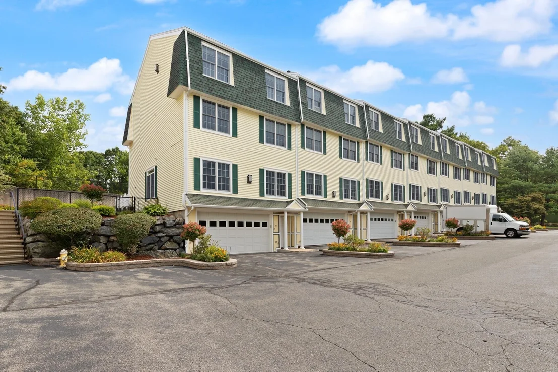 Photo of Unit 8 at 8 Dansreau Place