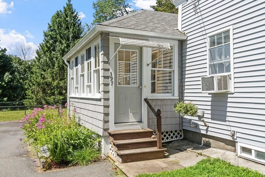 Photo of 397 Pleasant St