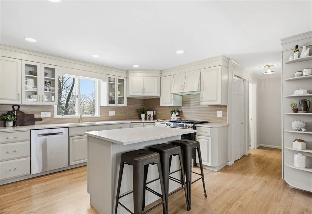 Photo of 59 Lawrence Dr