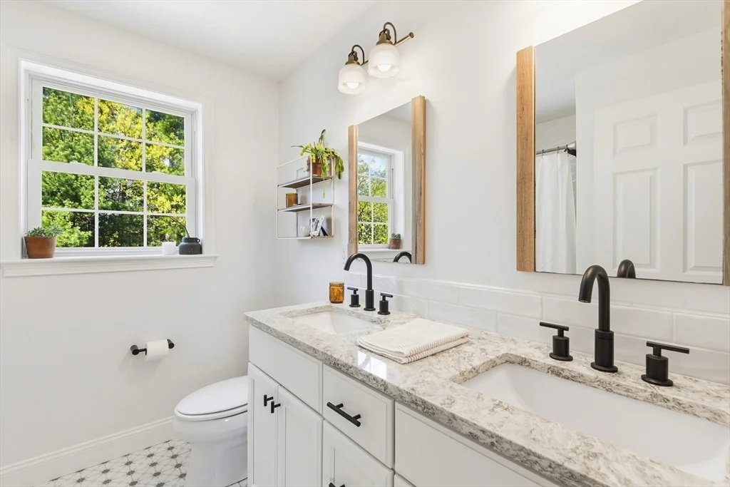 Photo of 372 Franklin St