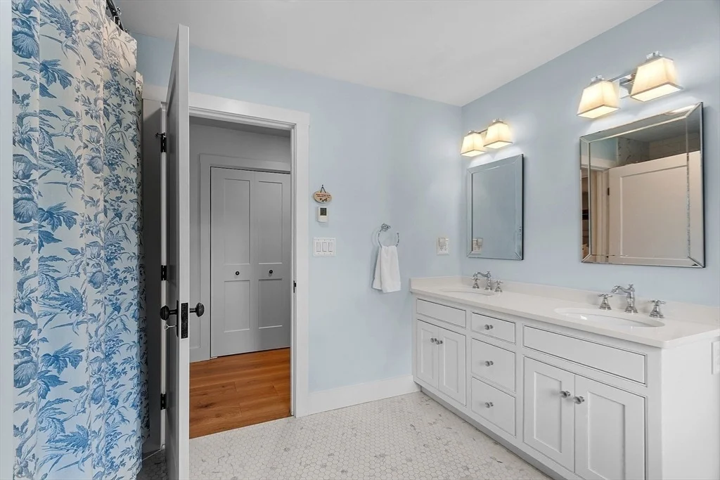Photo of 124 Osgood Rd