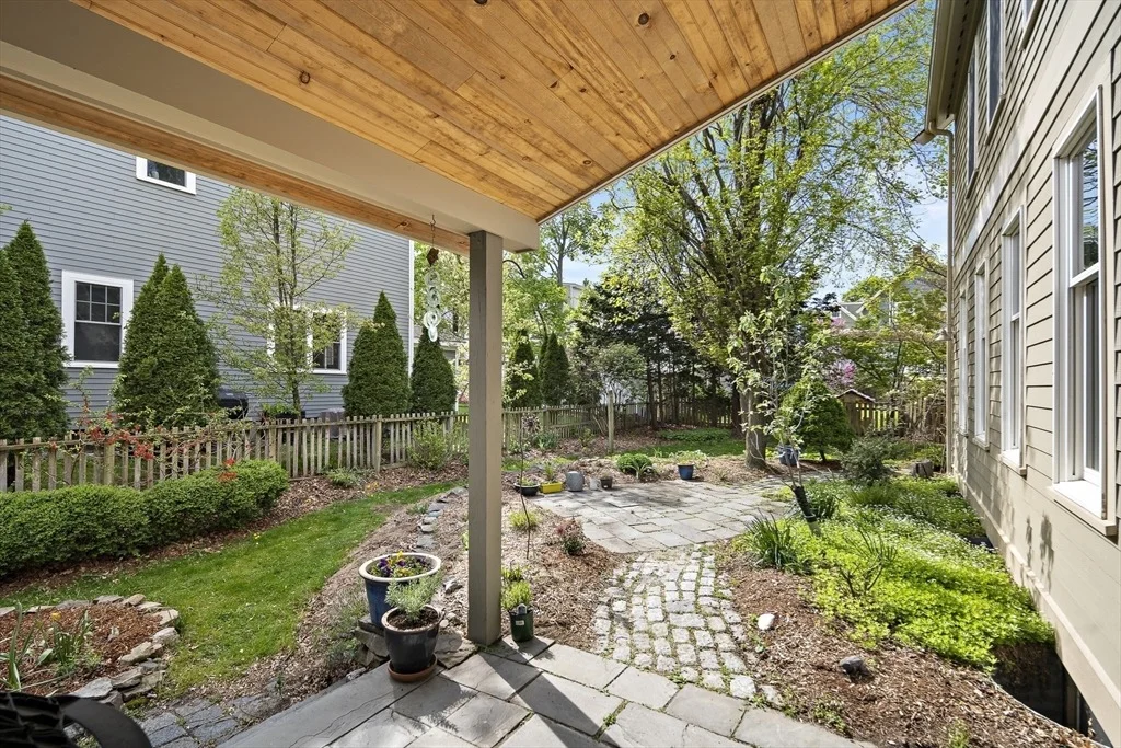 Photo of 76 Henderson St