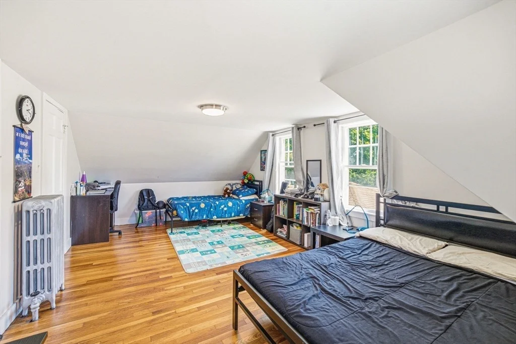 Photo of 4 Newhall Ave