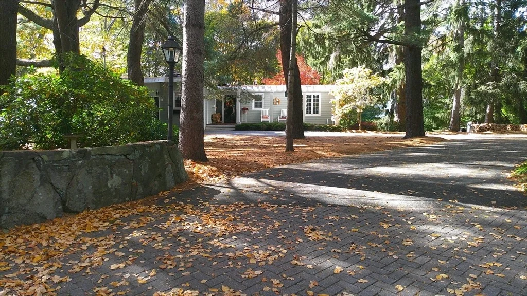 Photo of 21 Brackenbury Ln