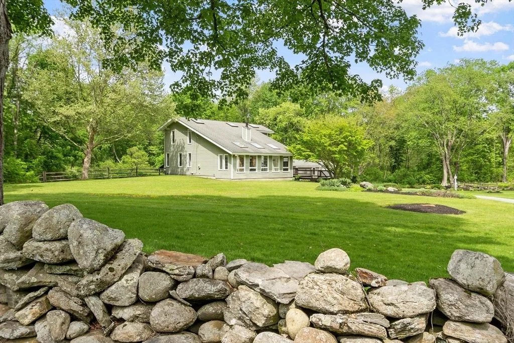 Photo of 592 Sugar Rd