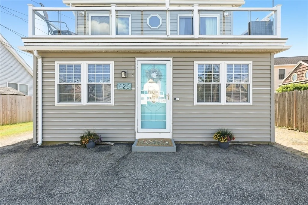 Photo of 425 N End Blvd
