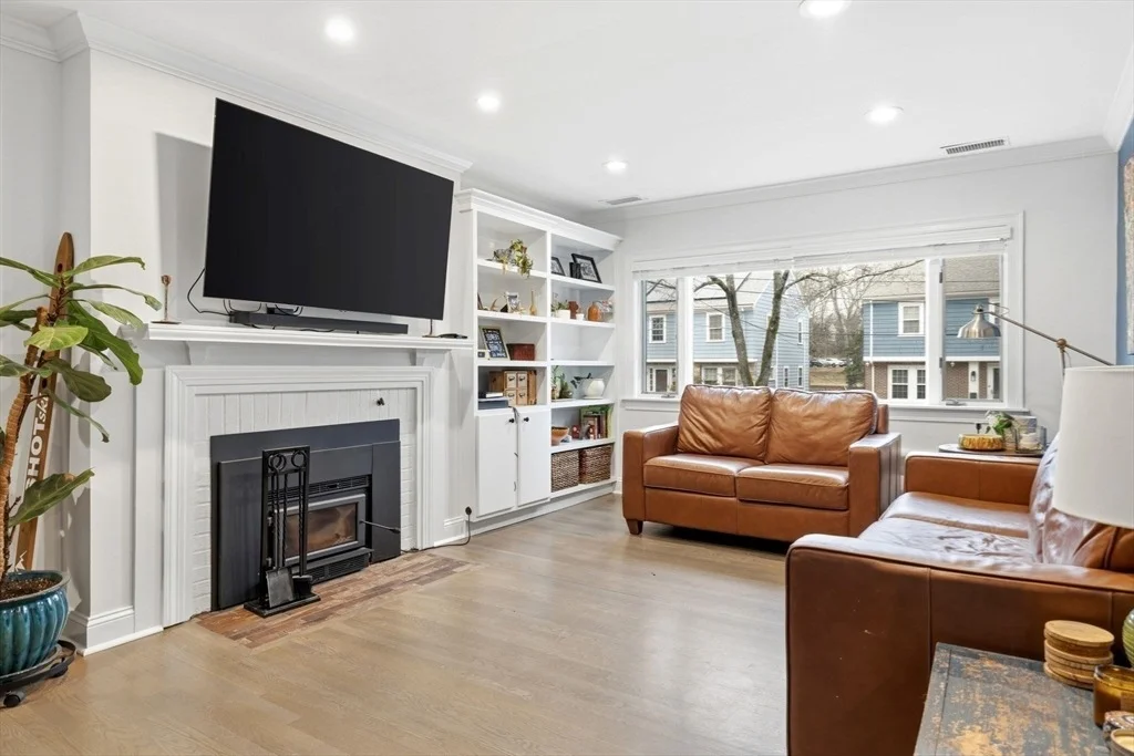 Photo of 25 Clearwater Rd