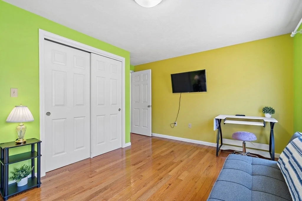 Photo of 15 Winterberry Dr