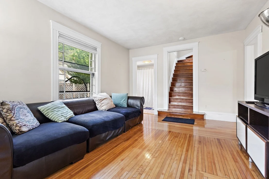 Photo of 121 Bridge St