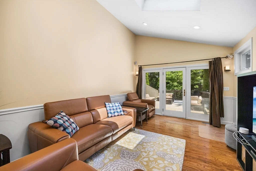 Photo of 7 Sherborne Cir
