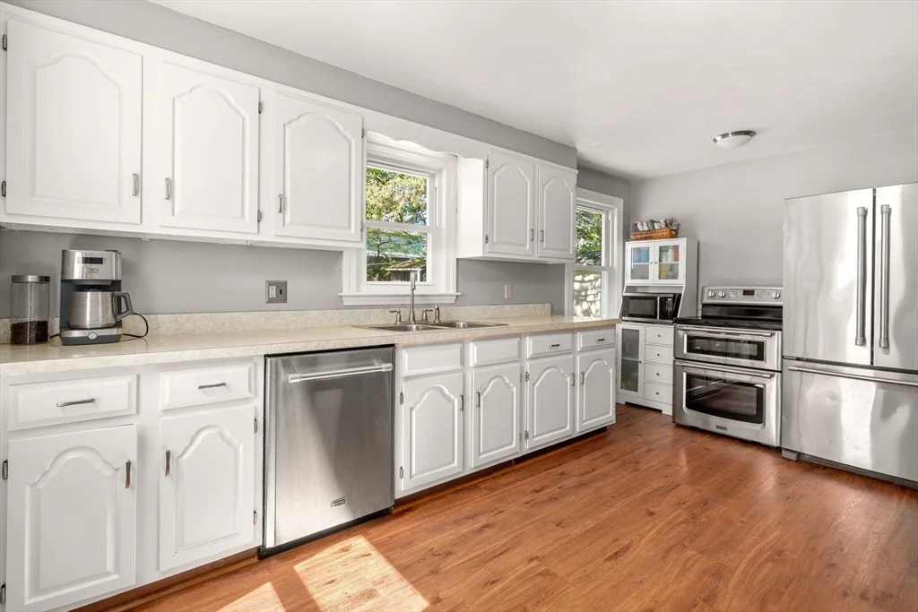 Photo of 14 Davis Rd