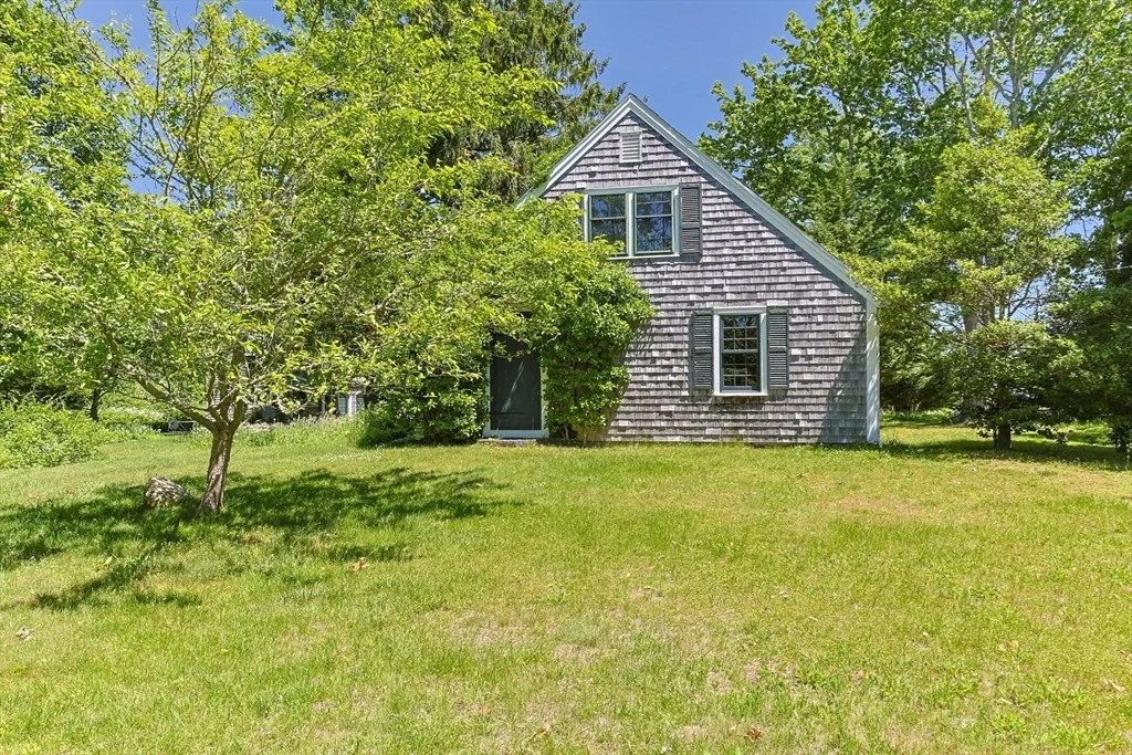 Photo of 417 Commerce Rd