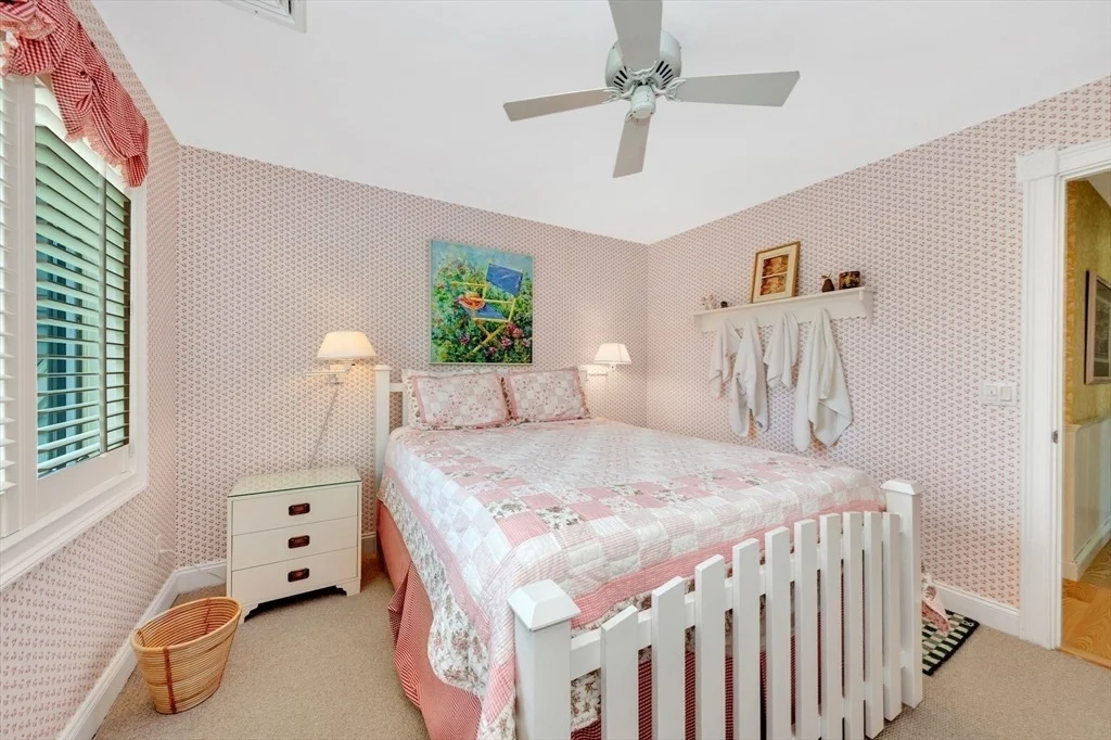 Photo of 8 Barn Ln
