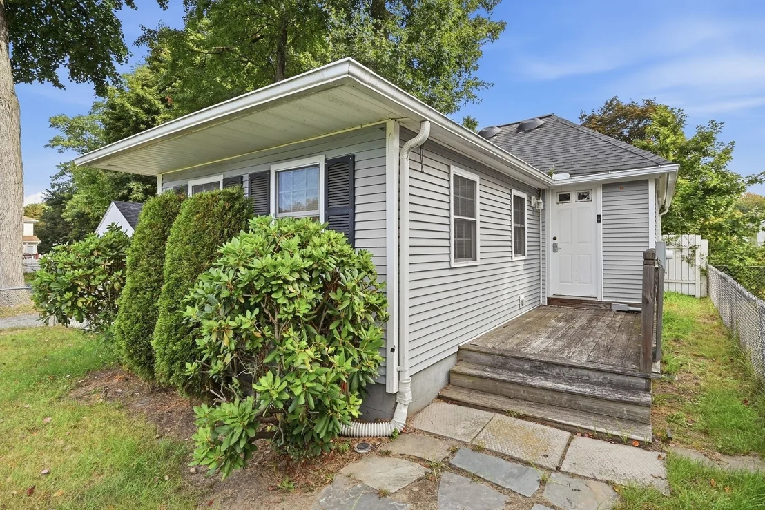 Photo of 215 Eddy St