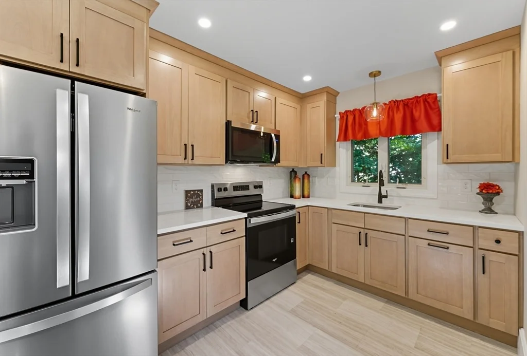 Photo of 636 Amostown Road