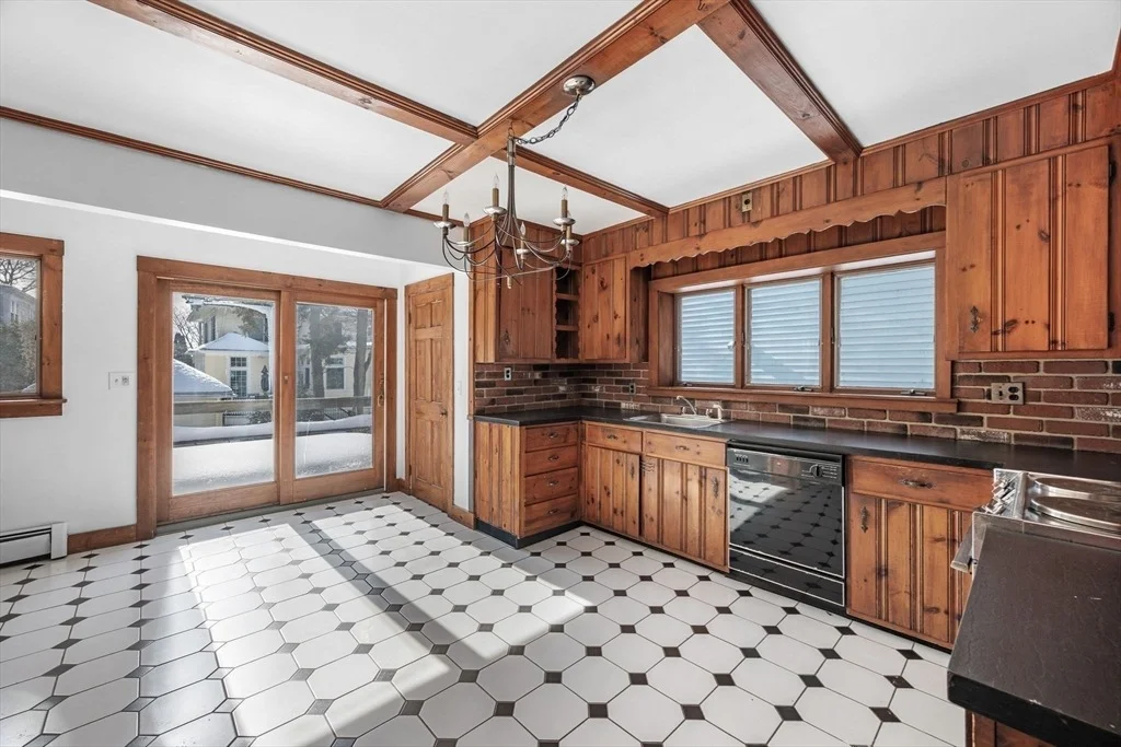 Photo of 10 Arbutus Road