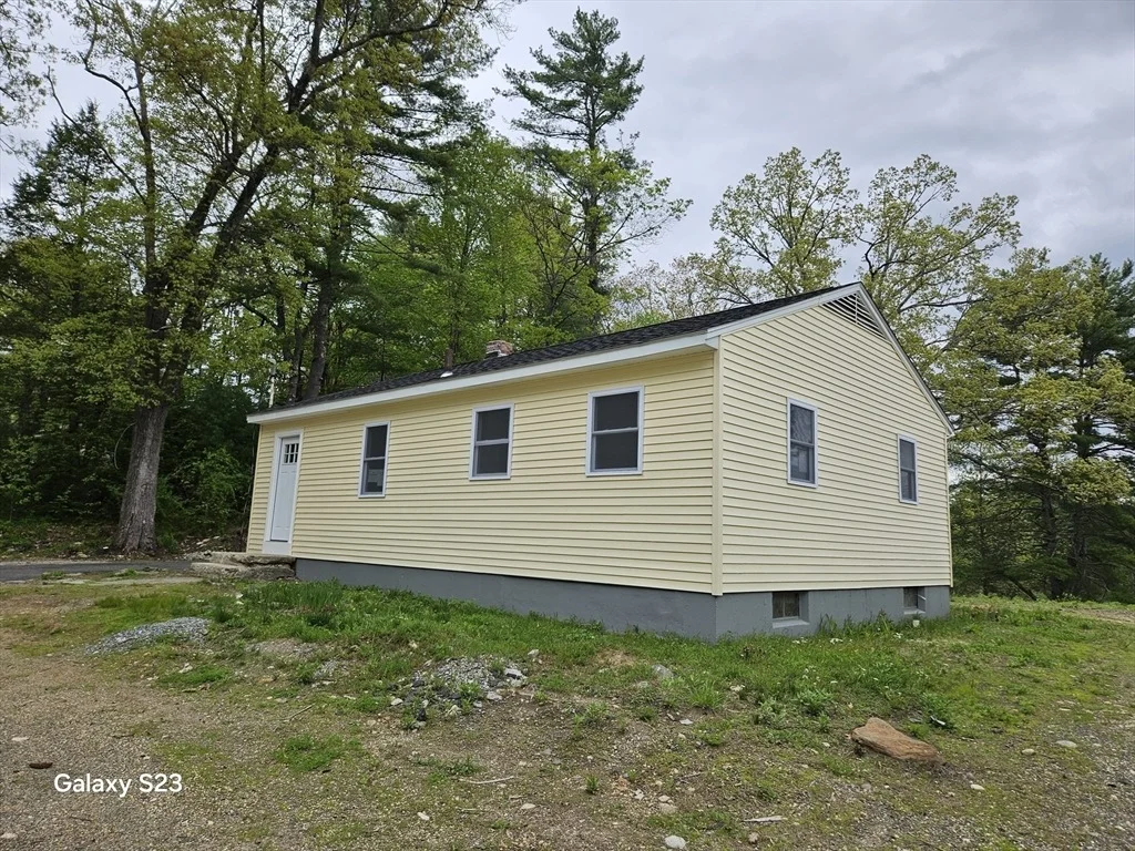 Photo of 461 N Orange Road