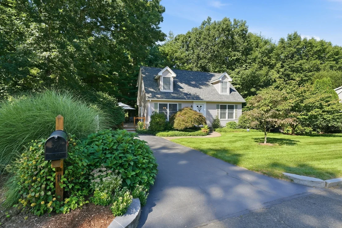 Photo of 11 Stephanie Cir