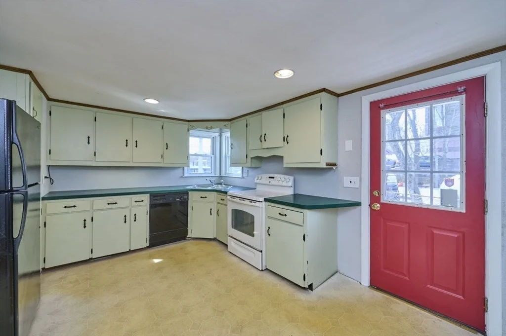 Photo of 12 Shore Rd