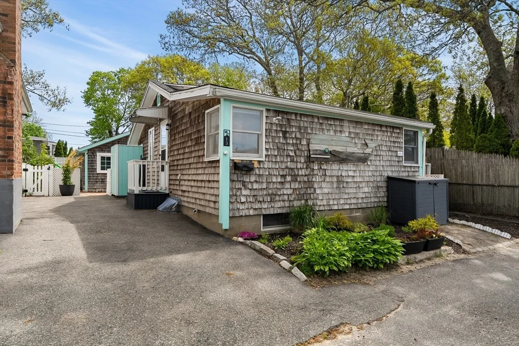 Photo of 13 Woodland Cir