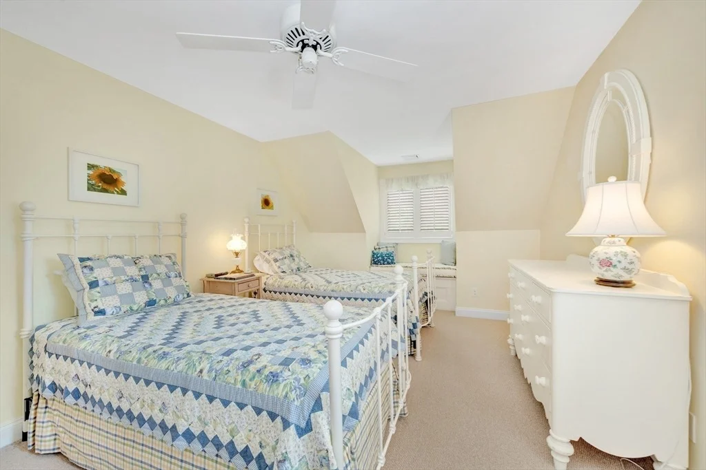 Photo of 8 Barn Ln
