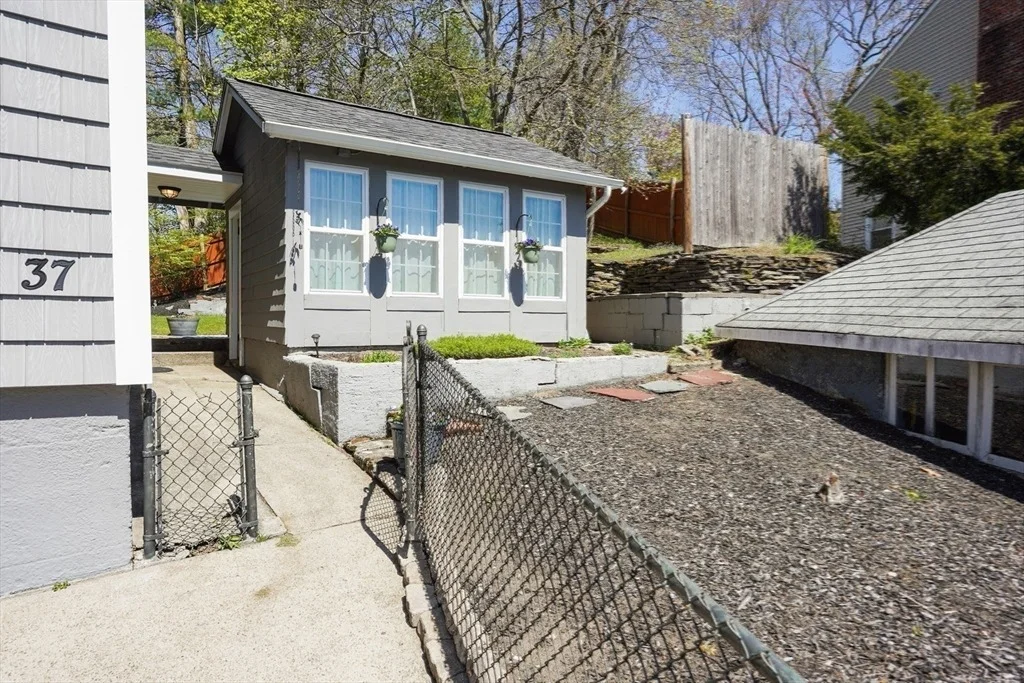 Photo of 37 Violet Ave