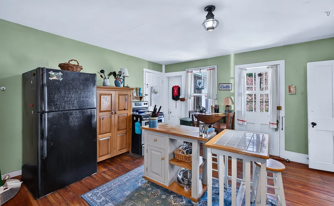 Photo of 260 Pleasant St
