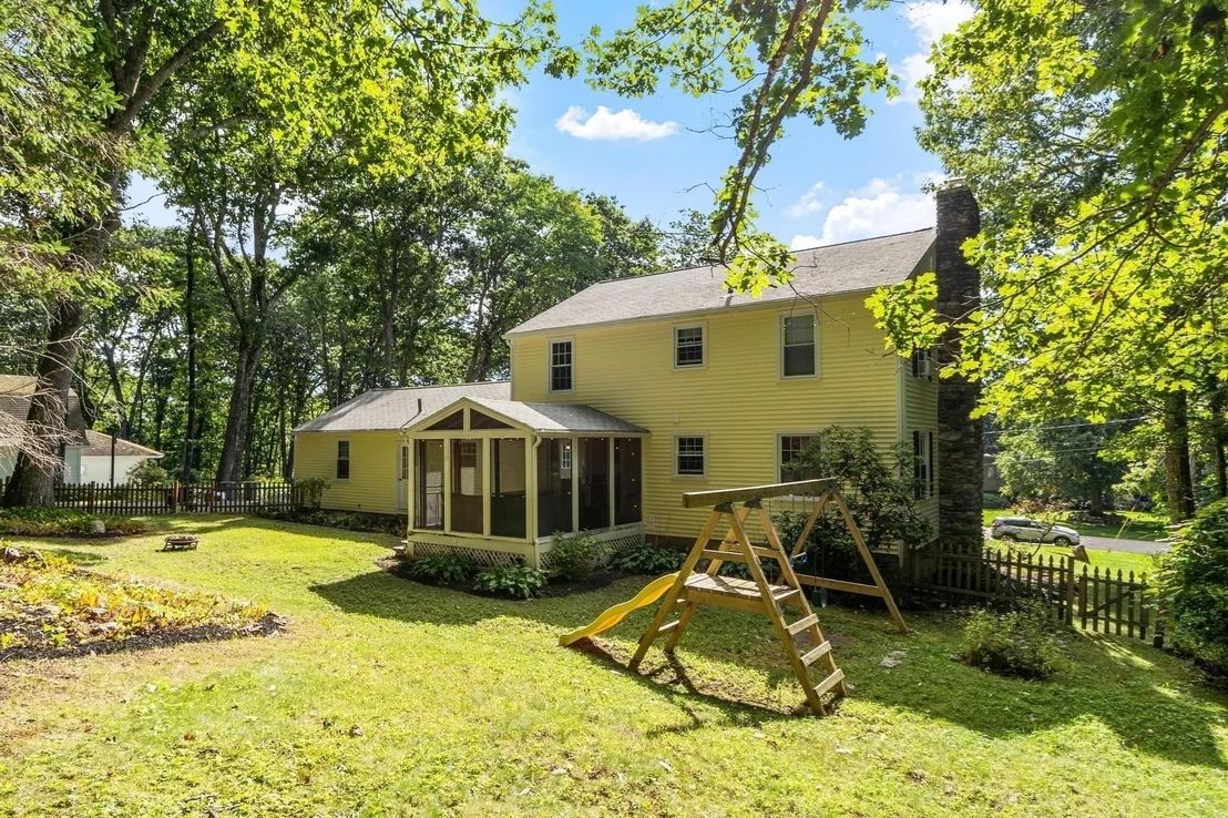 Photo of 2 Nipmuc Rd