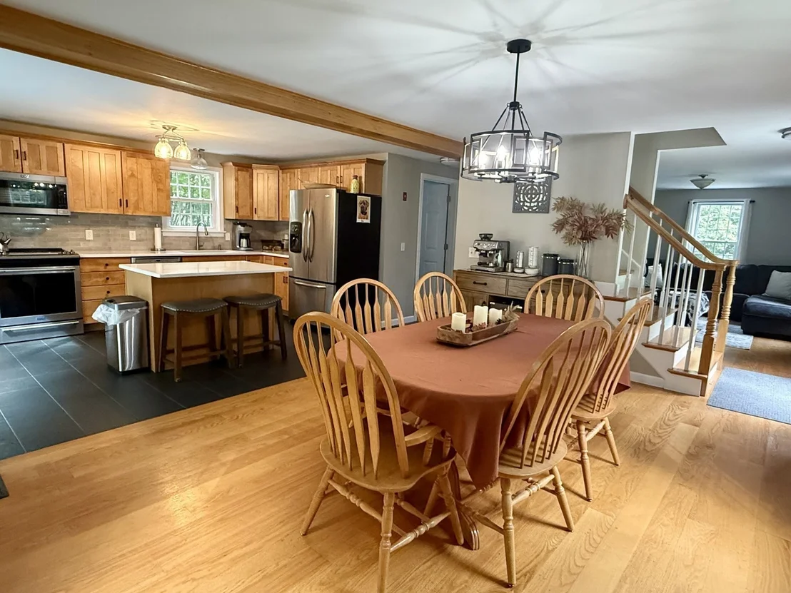 Photo of 823 Moore Rd