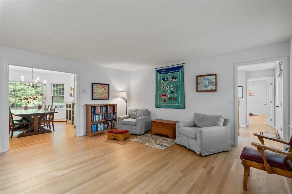 Photo of 8 Friendship Ln